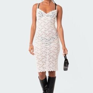 Edikted Dori Lace Midi Dress
